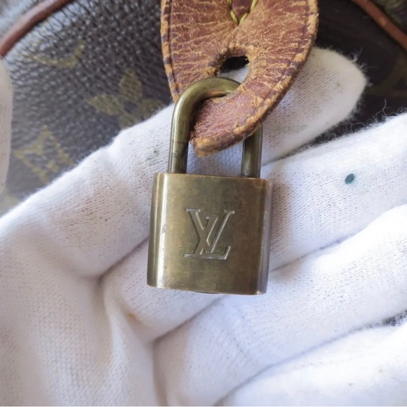 Authentic Louis Vuitton Speedy 35 Monogram Handbag - Picture 11 of 16